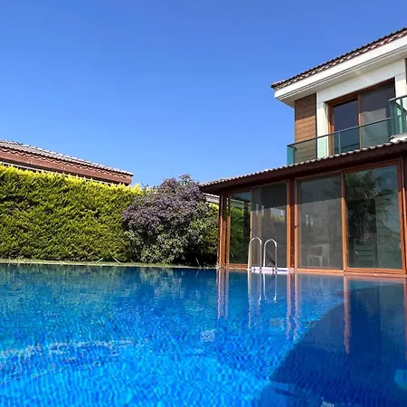 Villa Alacati Havuzlu Çeşme