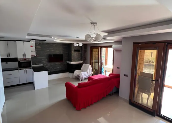 Alacati Havuzlu * Çeşme