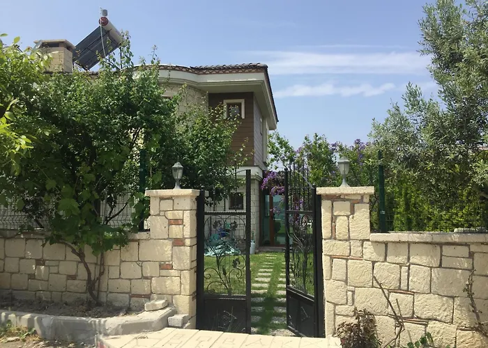 ヴィラ Alacati Havuzlu *