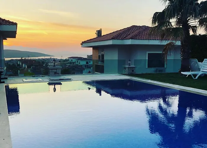 Alacati Havuzlu Villa *