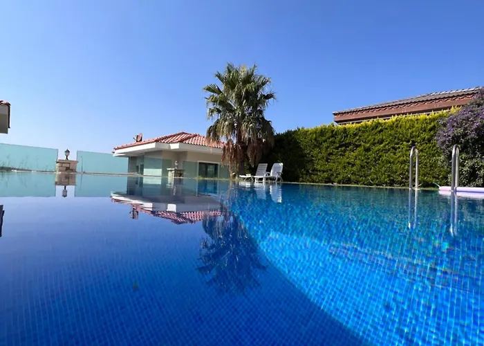 Alacati Havuzlu Villa *